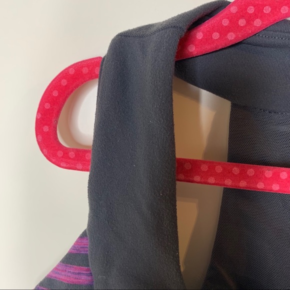 Lululemon Racer Back Striped Sports Bra - Picture 4 of 12